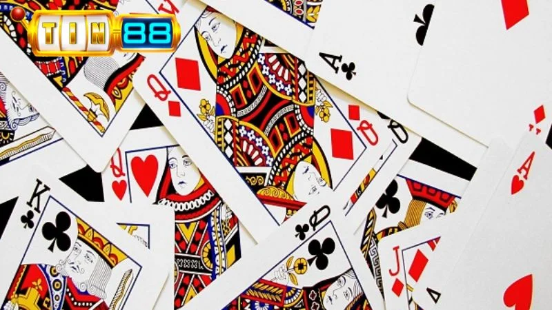 Anh em đừng quên đếm nhẩm và ghi nhớ các quân đã ra để quyết định nên rút hay dằn bài